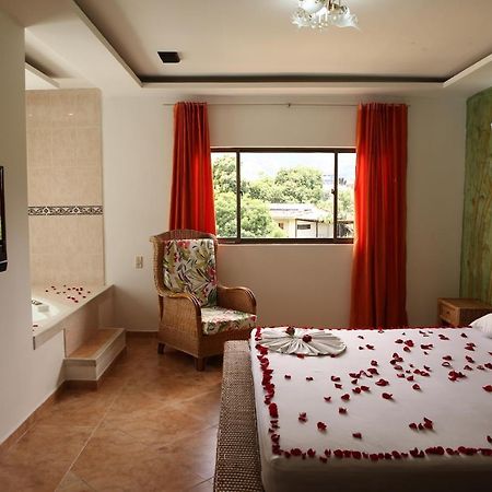 Hotel Anamichu Suites Мельгар Екстер'єр фото